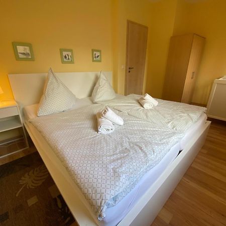Apartments In Der Kopenhagener Strasse Росток Екстериор снимка