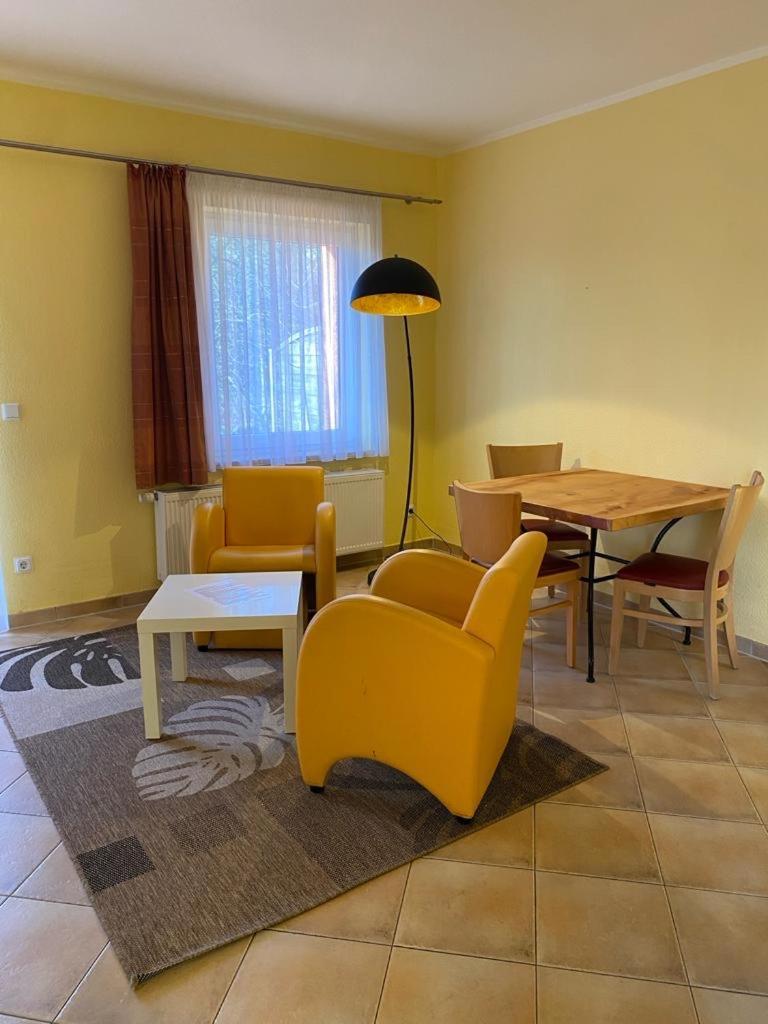 Apartments In Der Kopenhagener Strasse Росток Екстериор снимка