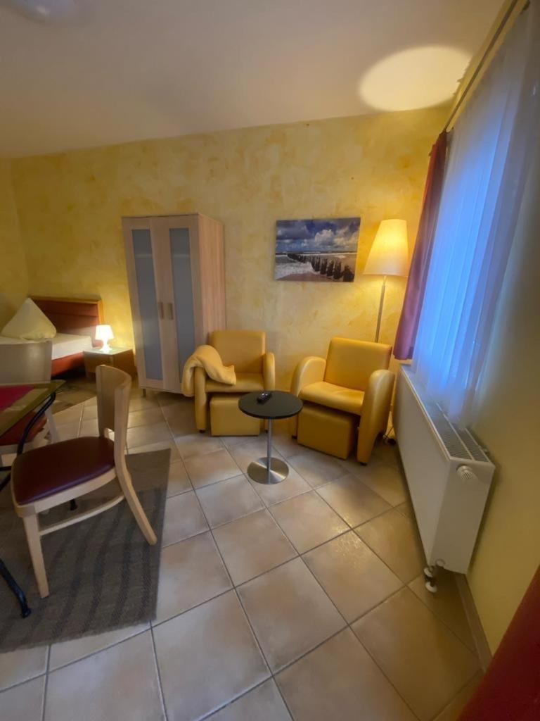 Apartments In Der Kopenhagener Strasse Росток Екстериор снимка