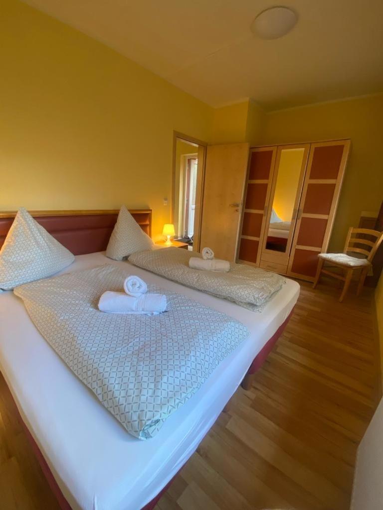 Apartments In Der Kopenhagener Strasse Росток Екстериор снимка